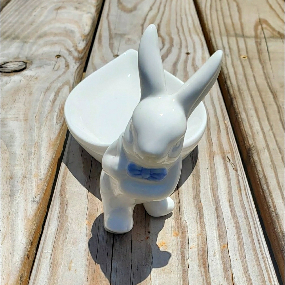 Connections ceramic bunny
